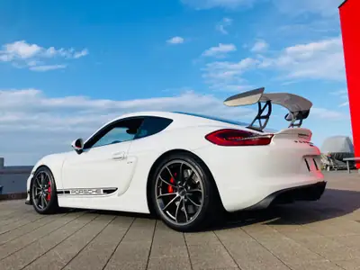 Porsche 718 Cayman GT4 — Coupé sportif manuel, 385 ch et 35'000 km seulement — cruscotto