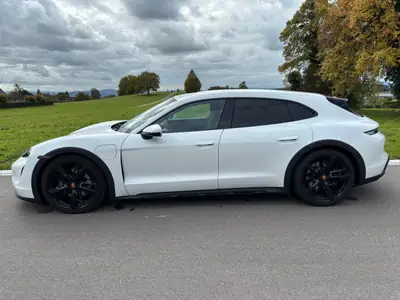 Porsche Taycan 4 Cross Turismo — SUV électrique haute performance, 32 800 km, garantie constructeur — arrière