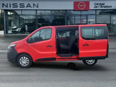 Nissan Primastar DCT 170 — Utilitaire premium 9 places, moteur diesel performant — Heckansicht