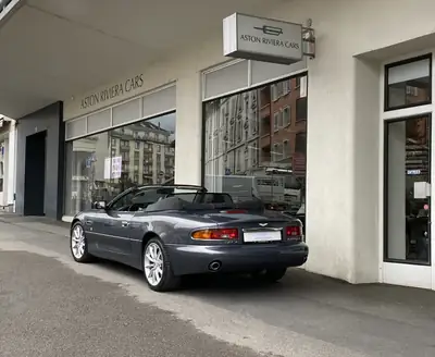 Aston Martin DB7 Vantage Volante 2002 — Cabriolet britannique iconique, 52'000 km — Heckansicht