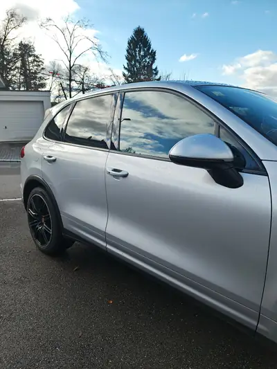 Porsche Cayenne Turbo 2016 — SUV haute performance, 519 ch et équipement premium — Heckansicht