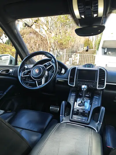 Porsche Cayenne Turbo 2016 — SUV haute performance, 519 ch et équipement premium — Armaturenbrett
