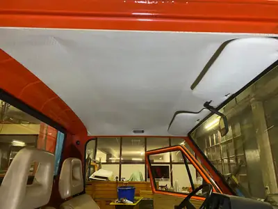 VW T3 Pick-up — L'utilitaire emblématique des années 80, rouge éclatant et fiable — Miniatur 14