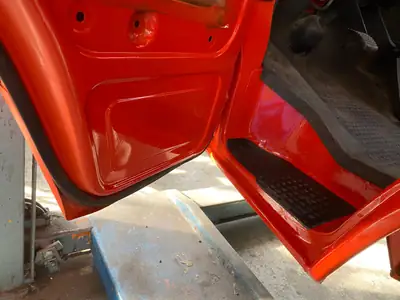 VW T3 Pick-up — L'utilitaire emblématique des années 80, rouge éclatant et fiable — Miniatur 16