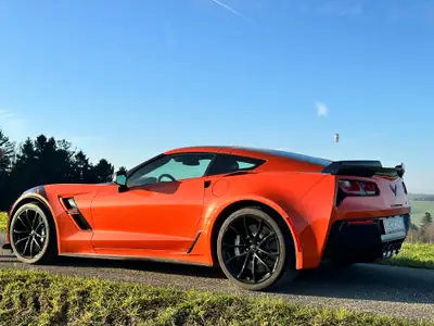 Chevrolet Corvette Coupé Grand Sport 3LT — Muscle car américain, Final Edition ultra rare — Miniature 12