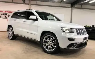 Jeep Grand Cherokee 3.0 CRD Summit — SUV premium diesel, 128 000 km, sans sinistre — Heckansicht
