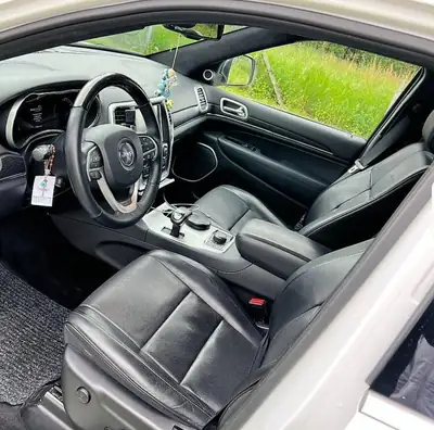 Jeep Grand Cherokee 3.0 CRD Summit — SUV premium diesel, 128 000 km, sans sinistre — Armaturenbrett
