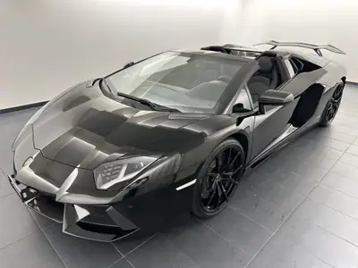Lamborghini Aventador LP700-4 Roadster — Supercabriolet légendaire, 27'500 km seulement — exterior view