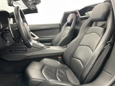 Lamborghini Aventador LP700-4 Roadster — Supercabriolet légendaire, 27'500 km seulement — detail