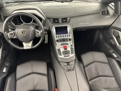 Lamborghini Aventador LP700-4 Roadster — Supercabriolet légendaire, 27'500 km seulement — Thumbnail 7