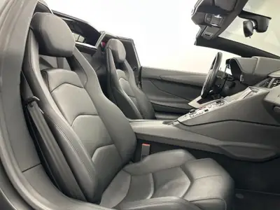 Lamborghini Aventador LP700-4 Roadster — Supercabriolet légendaire, 27'500 km seulement — Thumbnail 8