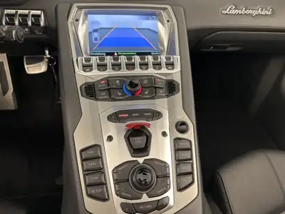 Lamborghini Aventador LP700-4 Roadster — Supercabriolet légendaire, 27'500 km seulement — Thumbnail 11