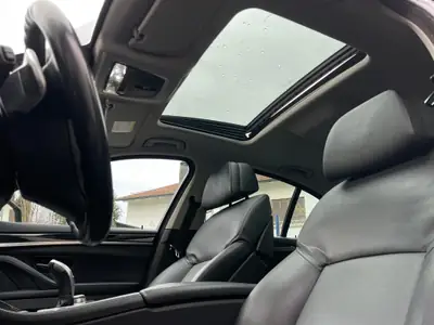 BMW 535i xDrive Steptronic — Berline de prestige, moteur 306 ch, transmission intégrale — Miniatur 15
