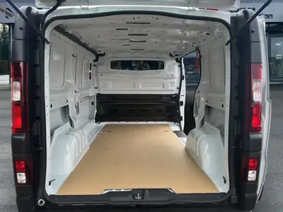 Nissan Primastar 130 — Utilitaire fiable, moteur diesel économique, 10 km seulement — Detail