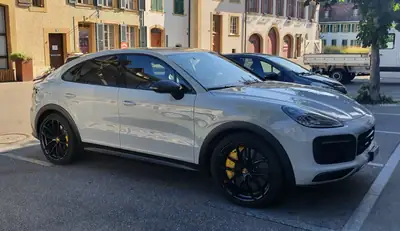 Porsche Cayenne Coupé 2020 — Design sportif, direction arrière et freins céramique — Außenansicht