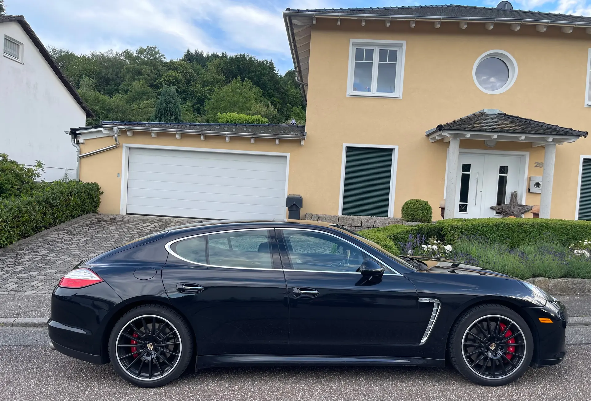 Porsche Panamera Turbo 4.8 PDK — Berline sportive 500 ch, sans sinistre — Außenansicht