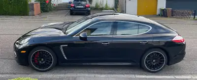 Porsche Panamera Turbo 4.8 PDK — Berline sportive 500 ch, sans sinistre — Heckansicht