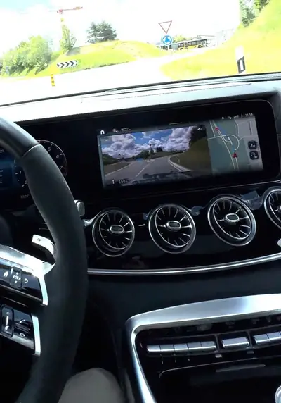 Mercedes-AMG GT 43 4Matic+ — Coupé sportif Facelift 2024, 390 ch et 22 000 km — Miniature 15