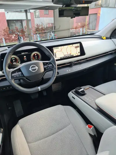 Nissan Ariya Evolve Diamond 87kWh — SUV électrique 600 km d'autonomie, faible kilométrage — Miniatura 7