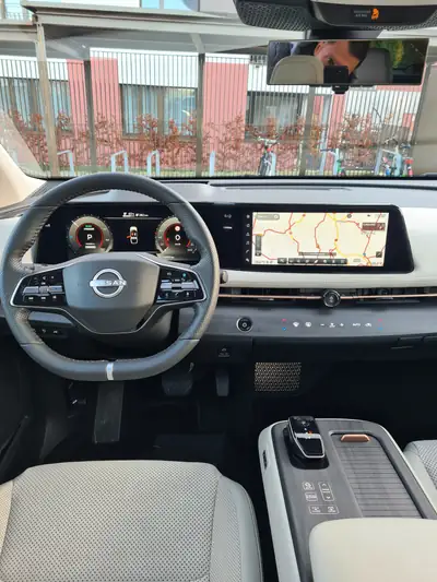 Nissan Ariya Evolve Diamond 87kWh — SUV électrique 600 km d'autonomie, faible kilométrage — Miniatura 8