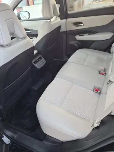 Nissan Ariya Evolve Diamond 87kWh — SUV électrique 600 km d'autonomie, faible kilométrage — Miniatura 10
