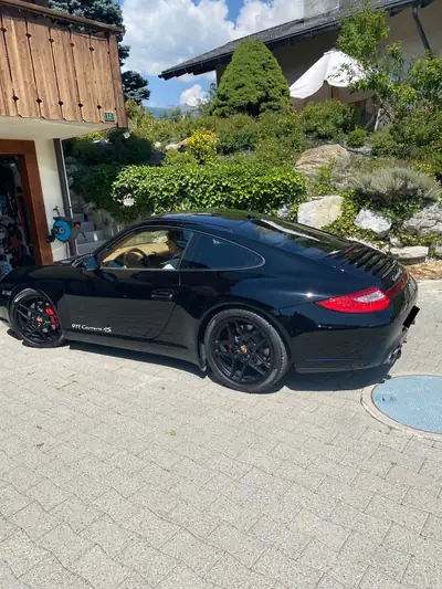 Porsche 911 Carrera 4S PDK — Coupé sportif 385 ch, traction intégrale, faible kilométrage — interni