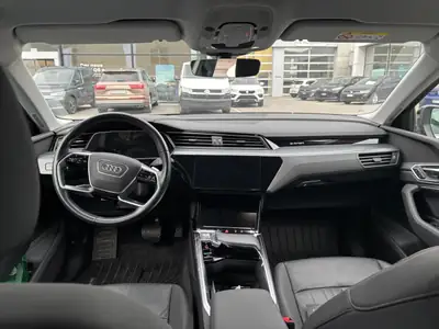 Audi e-tron 50 quattro — SUV électrique premium, 125'000 km, sans accident — Miniature 7