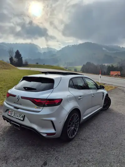 Renault Mégane R.S. 300 EDC — Sportive haute performance, 100'000 km seulement — rear view