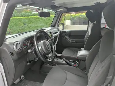 Jeep Wrangler 2.8 CRD Sport — SUV emblématique diesel, toit amovible, 137'000 km — détail
