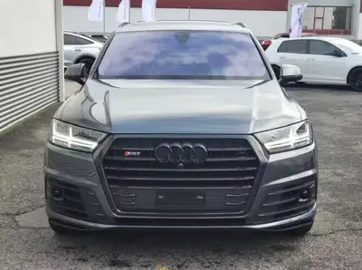 Audi SQ7 — SUV 7 places haute performance, 435 ch diesel, kilométrage modéré — interni