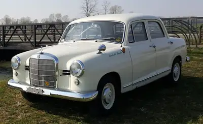 Mercedes-Benz 190 Ponton 1959 — Légende automobile, trouvaille d'atelier — arrière