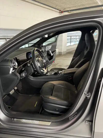 Mercedes-Benz Classe A 220 AMG 4Matic — Berline dynamique, intégrale performante — Miniatura 7