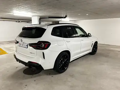 BMW X3 xDrive 30e M Sport Edition — Hybride rechargeable, 51'000 km, état impeccable — vista posteriore