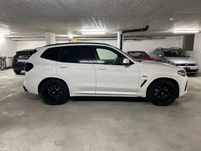 BMW X3 xDrive 30e M Sport Edition — Hybride rechargeable, 51'000 km, état impeccable — interni