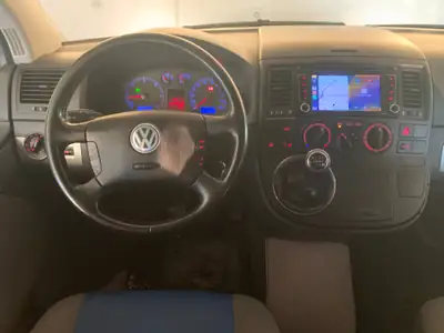 VW T5 Multivan Comfortline 2.5 TDI — Minibus 7 places, diesel fiable et spacieux — interni