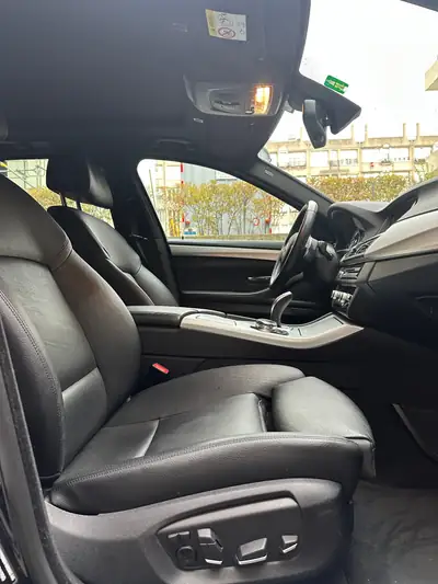 BMW 535d Touring M Sport xDrive — Diesel performant, toit panoramique, équipement premium — Miniature 12