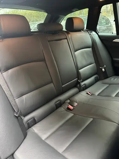 BMW 535d Touring M Sport xDrive — Diesel performant, toit panoramique, équipement premium — Miniature 14