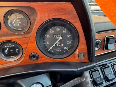Fiat Dino 135 2400 — Coupé sportif italien des années 70, révision récente — dettaglio