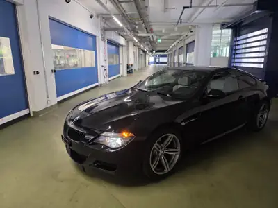BMW M6 SMG 2010 — Coupé sportif 507 ch, kilométrage modéré — Außenansicht