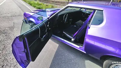 Ford Gran Torino 1973 — Muscle car légendaire, violet métallisé, 29 000 km — Miniature 7