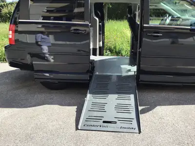 Chrysler Grand Voyager 2.8 CRD — Monospace 7 places, diesel économique et fiable — fianco
