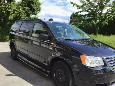 Chrysler Grand Voyager 2.8 CRD — Monospace 7 places, diesel économique et fiable — vista esterna