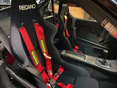Porsche 944 Turbo Cup 1988 — Légende sportive, 43 000 km seulement — intérieur