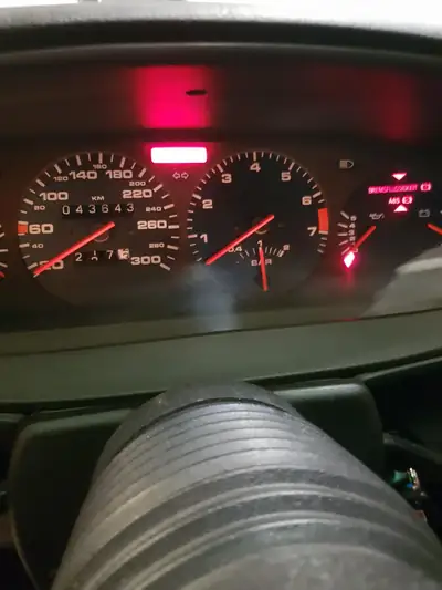 Porsche 944 Turbo Cup 1988 — Légende sportive, 43 000 km seulement — tableau de bord