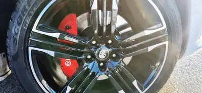 Jeep Grand Cherokee 6.4 V8 HEMI SRT8 — Puissance brute et polyvalence americana — Miniature 13