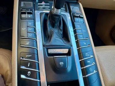 Porsche Macan S Diesel — Performance et élégance, garantie constructeur 12 mois — dashboard