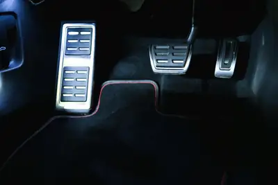 VW Golf 2.0 TSI GTI TCR DSG — Sportive affûtée, 34'900 km seulement — Miniatura 21