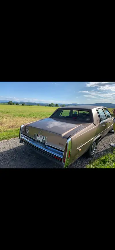 Cadillac DeVille Limousine 1978 — Véhicule de collection, état impeccable — fianco