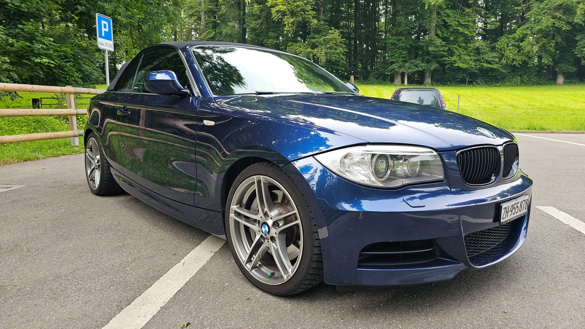 BMW 135i Cabrio — Roadster sportif 306 ch, cabriolet compact prestige — vista esterna