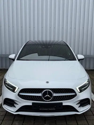 Mercedes-Benz A 250 AMG Line 4MATIC — Compacte sportive, 224 ch et traction intégrale — fianco